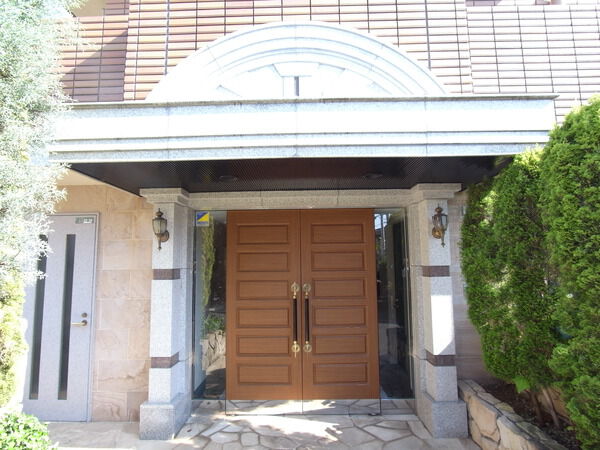 【グランシャトレ赤堤】エントランス