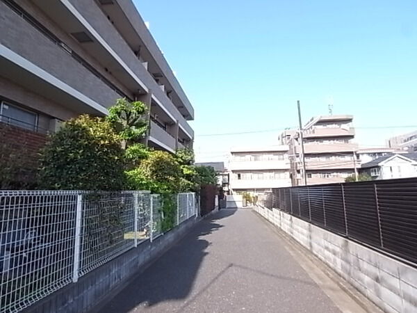 【ベルス経堂弐番館】前面道路