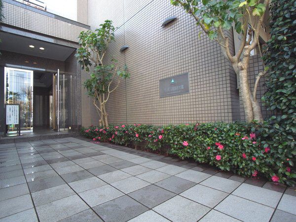 【サーパス祖師谷大蔵】エントランス