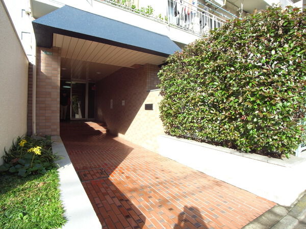 【ラトウール砧】エントランス