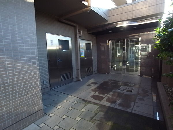 【ラポール砧公園】エントランス