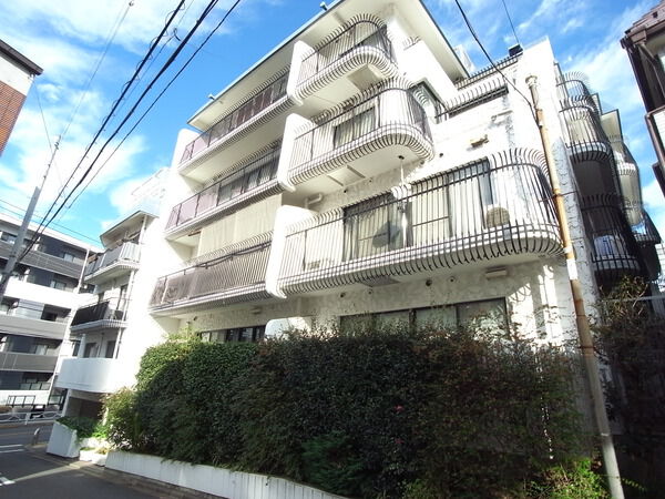 【秀和祖師谷大蔵レジデンス】外観