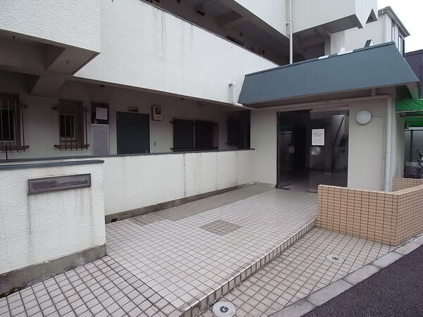 【千歳台ヒミコマンション】エントランス 【千歳台ヒミコマンション】エントランス