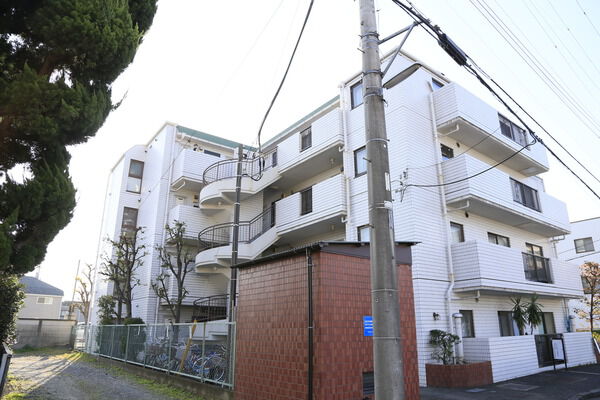 【マイキャッスル狛江】建物外観(北東から) 【マイキャッスル狛江】建物外観(北東から)