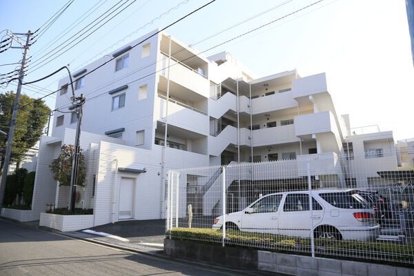 【ラヴィドール狛江】建物外観(北西から) 【ラヴィドール狛江】建物外観(北西から)