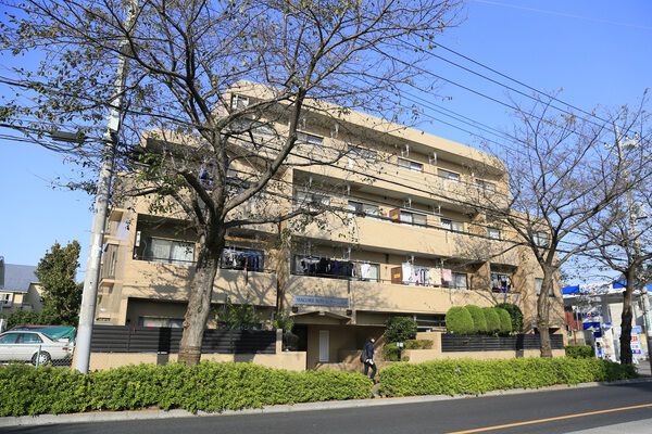 【ワコーレ狛江ガーデン】建物外観（南から）