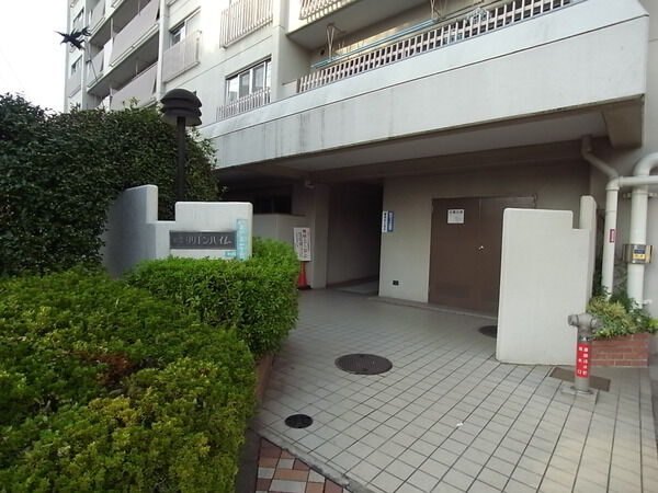 【狛江リリエンハイム】エントランス