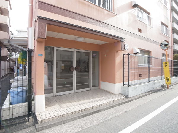 【東海第2狛江マンション】エントランス 【東海第2狛江マンション】エントランス