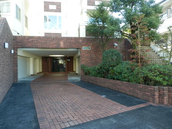 【グランミュール玉川学園】エントランス