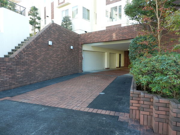 【グランミュール玉川学園】エントランス