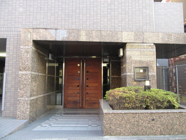 【ルーブル学芸大学】エントランス