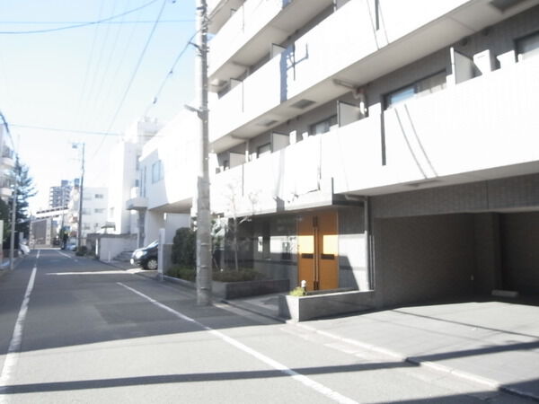 【ルーブル学芸大学弐番館】現地写真