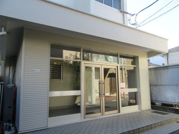 【鷹番コーポ】共用玄関 【鷹番コーポ】共用玄関