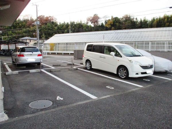 【エスペランサ第5綱島】敷地内駐車場