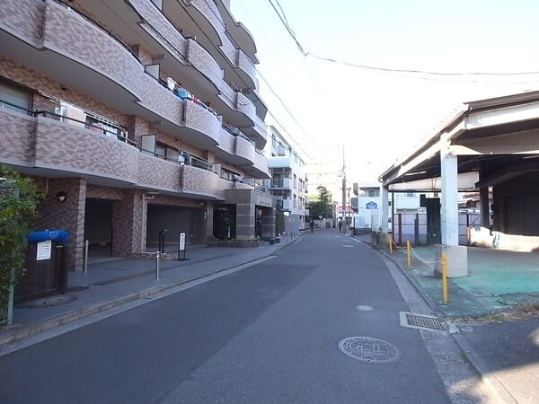 【クレッセント綱島】前面道路 【クレッセント綱島】前面道路