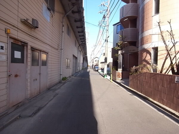 【メインステージ大倉山】前面道路 【メインステージ大倉山】前面道路