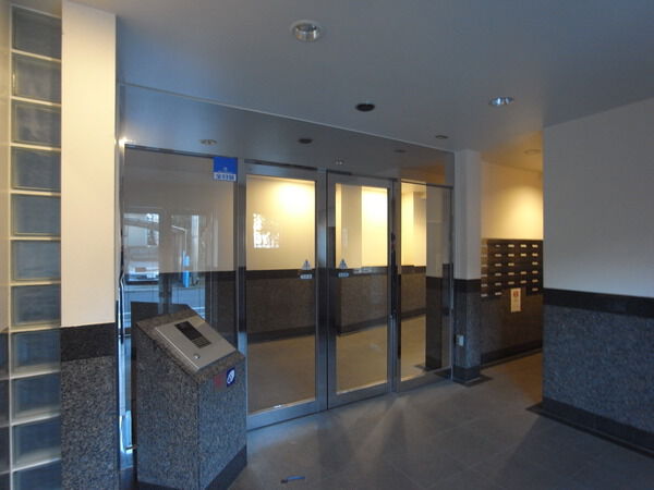 【ライオンズマンション綱島第7】エントランスオートロック 【ライオンズマンション綱島第7】エントランスオートロック