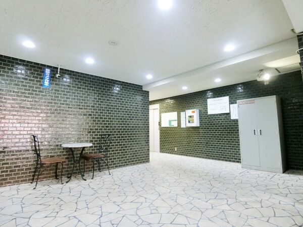 【大倉山シュロス】エントランス