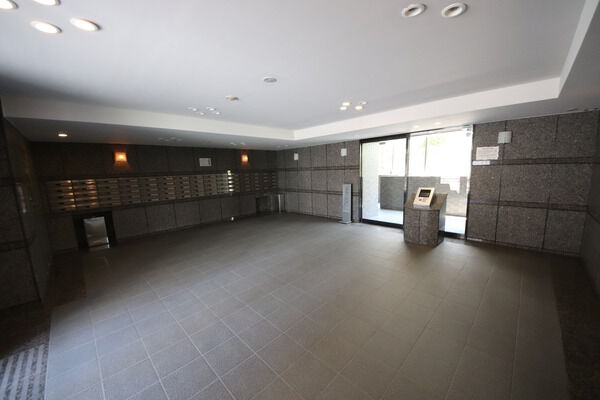 【ルーブル多摩川参番館】エントランス