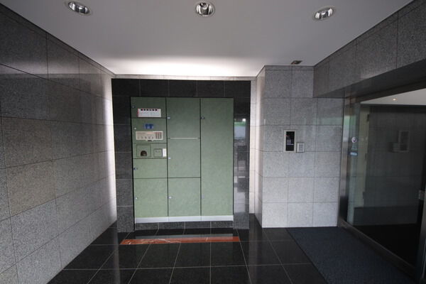 【メルシー多摩川】エントランス