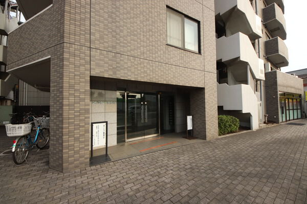 【メルシー多摩川】外エントランス