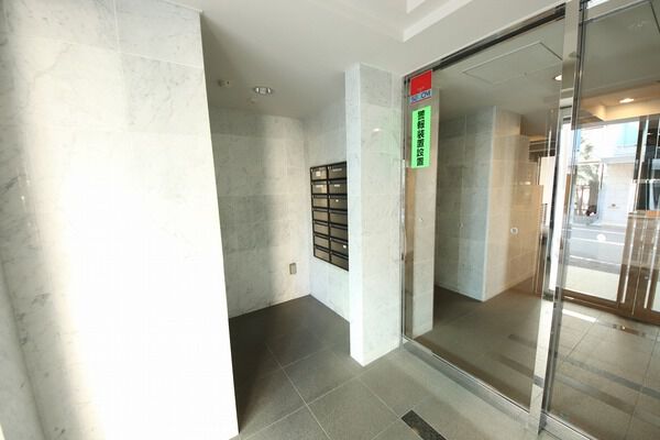【ル・パルク多摩川ヒルズ】エントランス 【ル・パルク多摩川ヒルズ】エントランス