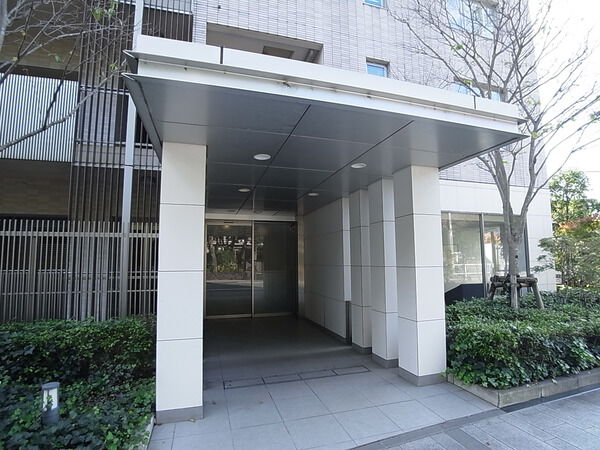 【パークハウス玉川岡本】マンションエントランス