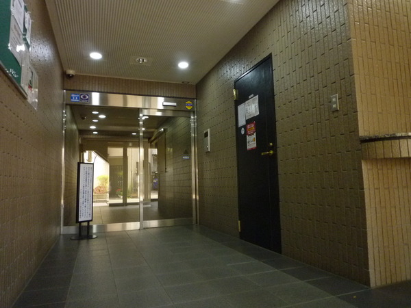 【アルファホームズ深沢】エントランス内