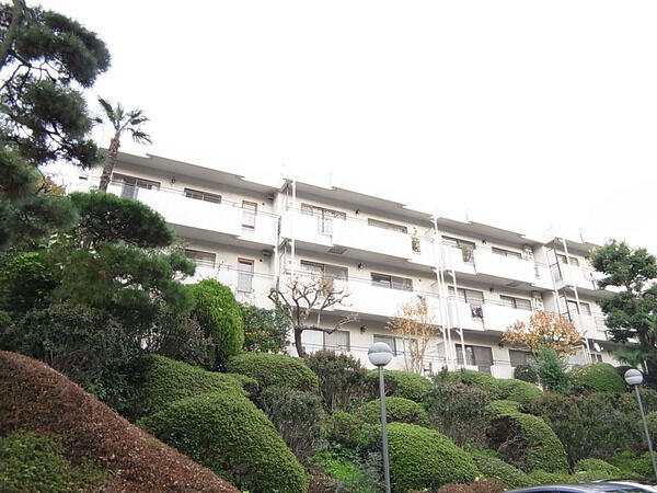 【上野毛ガーデンハイツ】外観写真