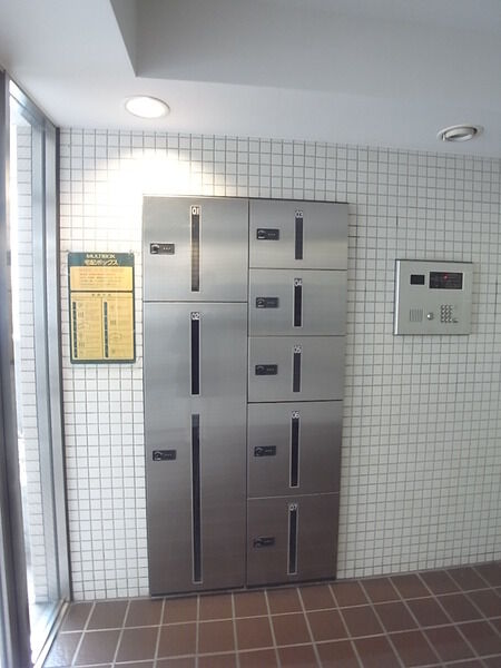 【東急ドエルアルス目黒東山ウィルアージュ】宅配ボックス