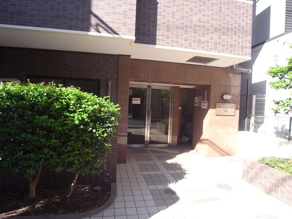 【エクセリア三軒茶屋】エントランス