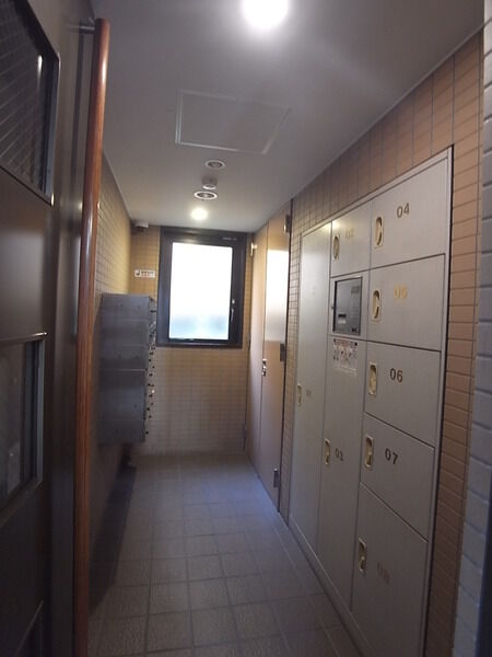 【東急ドエル・アルス三軒茶屋弐番館】集合ポスト・宅配ボックス 【東急ドエル・アルス三軒茶屋弐番館】集合ポスト・宅配ボックス