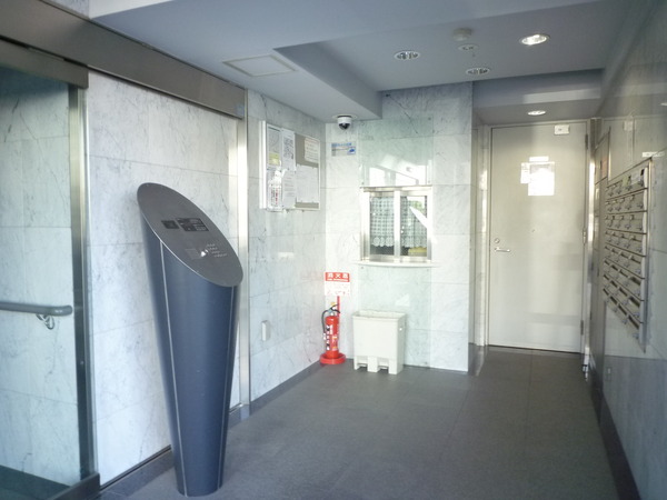 【ソアブール世田谷上馬】エントランス内