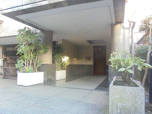 【クラッシィハウス弦巻】エントランス前 【クラッシィハウス弦巻】エントランス前