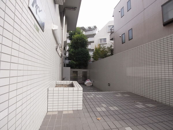 【桜新町アムフラット】エントランスアプローチ 【桜新町アムフラット】エントランスアプローチ