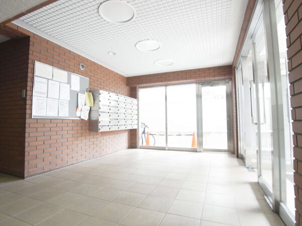 【第2桜新町ヒミコマンション】エントランスホール 【第2桜新町ヒミコマンション】エントランスホール