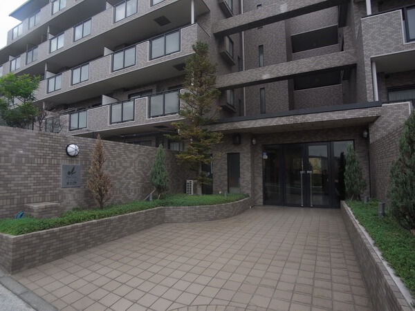 【クレアヒルズ港北ニュータウン】エントランス 【クレアヒルズ港北ニュータウン】エントランス