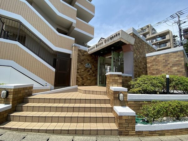 【フローレンスパレス藤が丘】エントランス