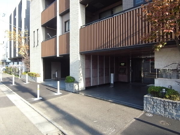 【アデニウム洗足池オートクチュールテラス】前面道路