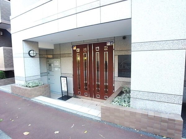 【ライフレビュー千鳥町パークフロント】エントランス