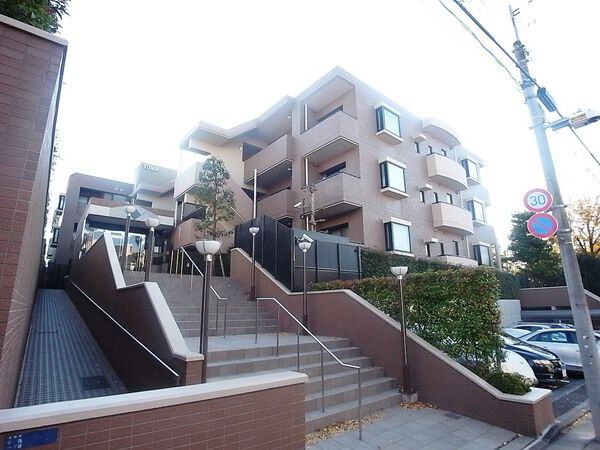 【藤和久が原ホームズ】エントランス前アプローチ