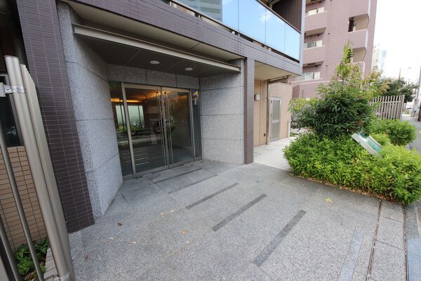 【スカイコート池上壱番館】外エントランス 【スカイコート池上壱番館】外エントランス