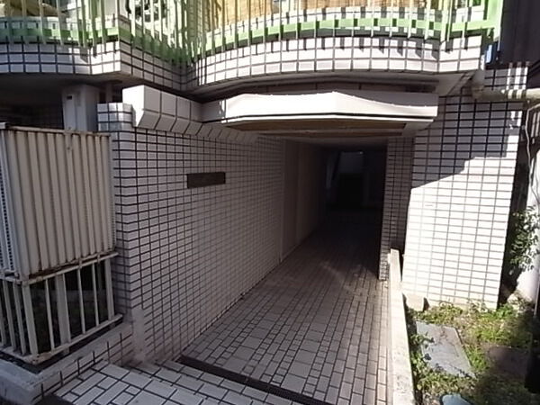 【スカイコート世田谷】エントランス