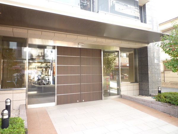 【エクセレントシティ世田谷上町】エントランス