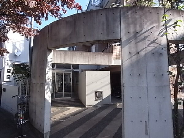 【ジェイパーク世田谷上町】エントランス