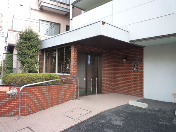 【マンシヨン弦巻】エントランス 【マンシヨン弦巻】エントランス