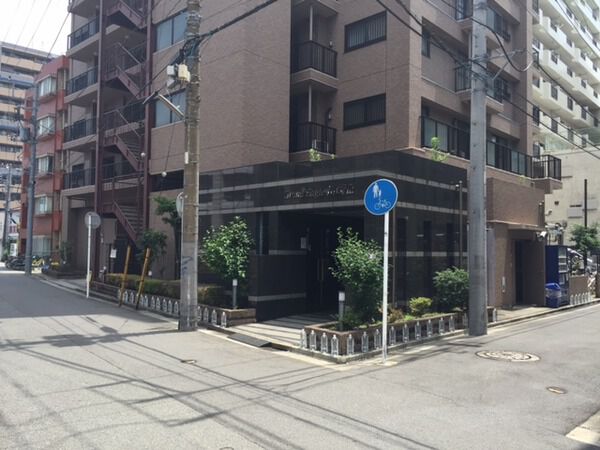 【グランイーグル川崎Ⅲ】エントランス周辺 【グランイーグル川崎Ⅲ】エントランス周辺