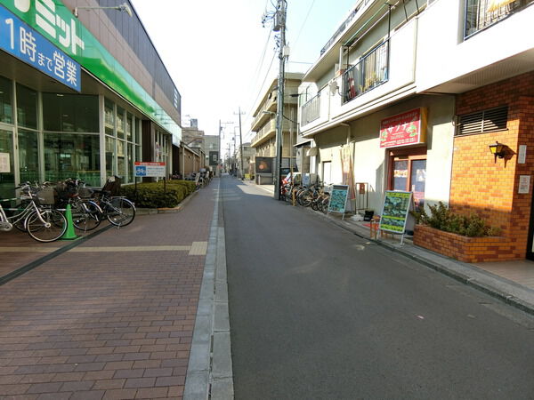 【ハイネス大森】前面道路付近