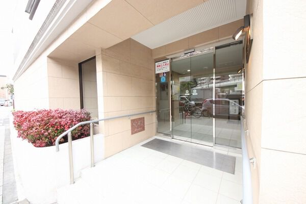 【ライネスハイム大森】エントランス 【ライネスハイム大森】エントランス