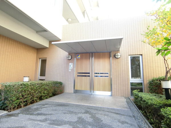 【コスモ蒲田】エントランス付近 【コスモ蒲田】エントランス付近